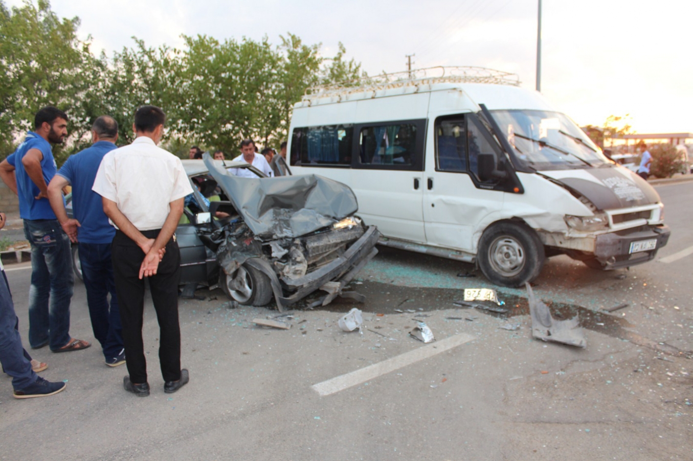 Kâhta’da trafik kazası: 1’i ağır 3 yaralı Kâhta’da trafik kazası: 1’i ağır 3 yaralı